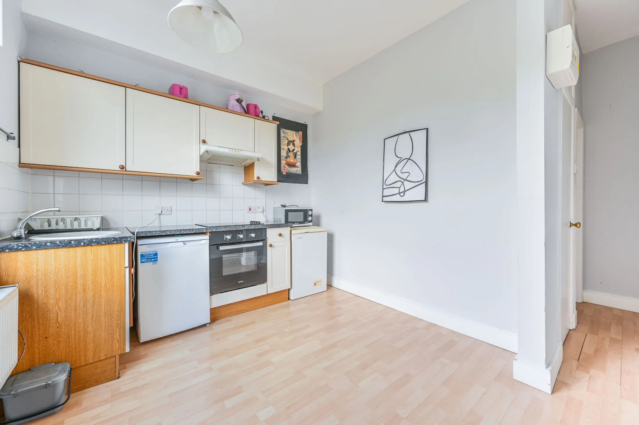 Flat Ritherdon Road in Greater London