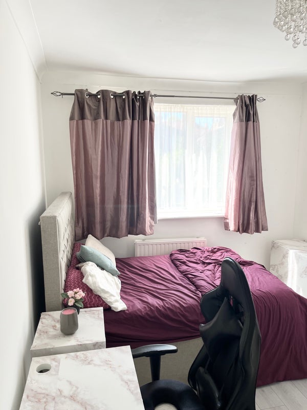 Room Como Road in Greater London