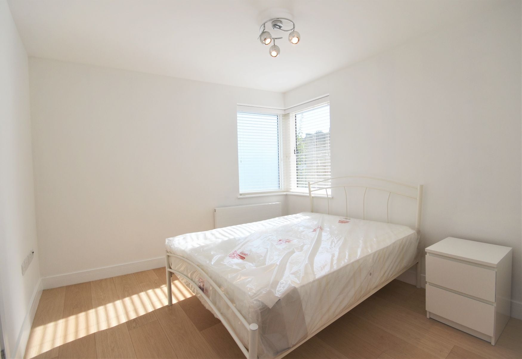 Flat Grove Place in Greater London