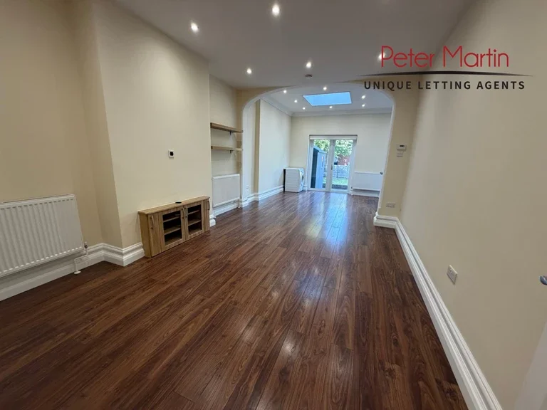 Flat Portsdown Mews in Greater London