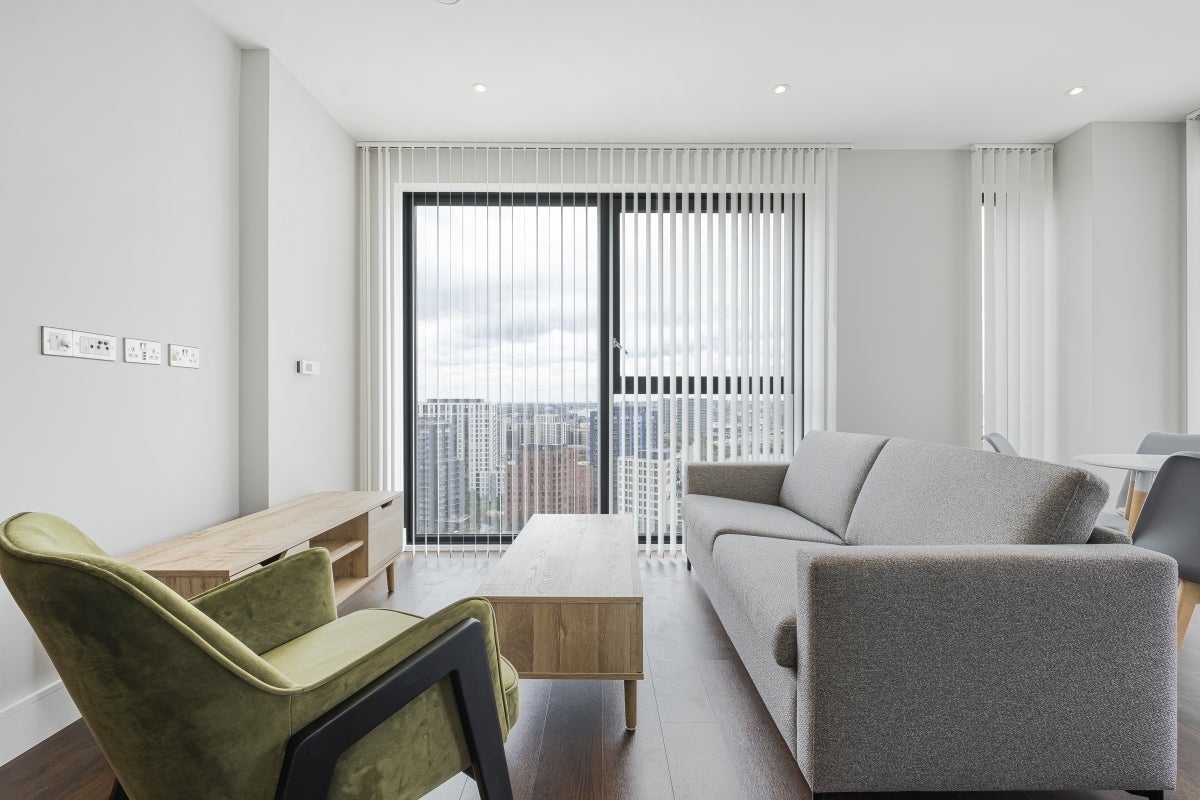 Flat Silvocea Way in Greater London
