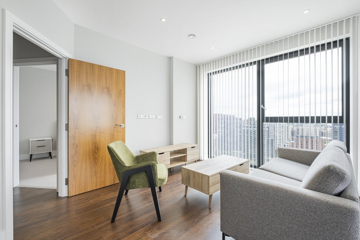 Flat Silvocea Way in Greater London