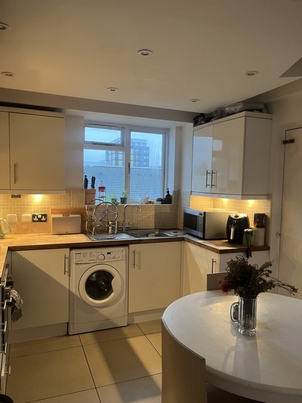 Room Corfield Street in Greater London