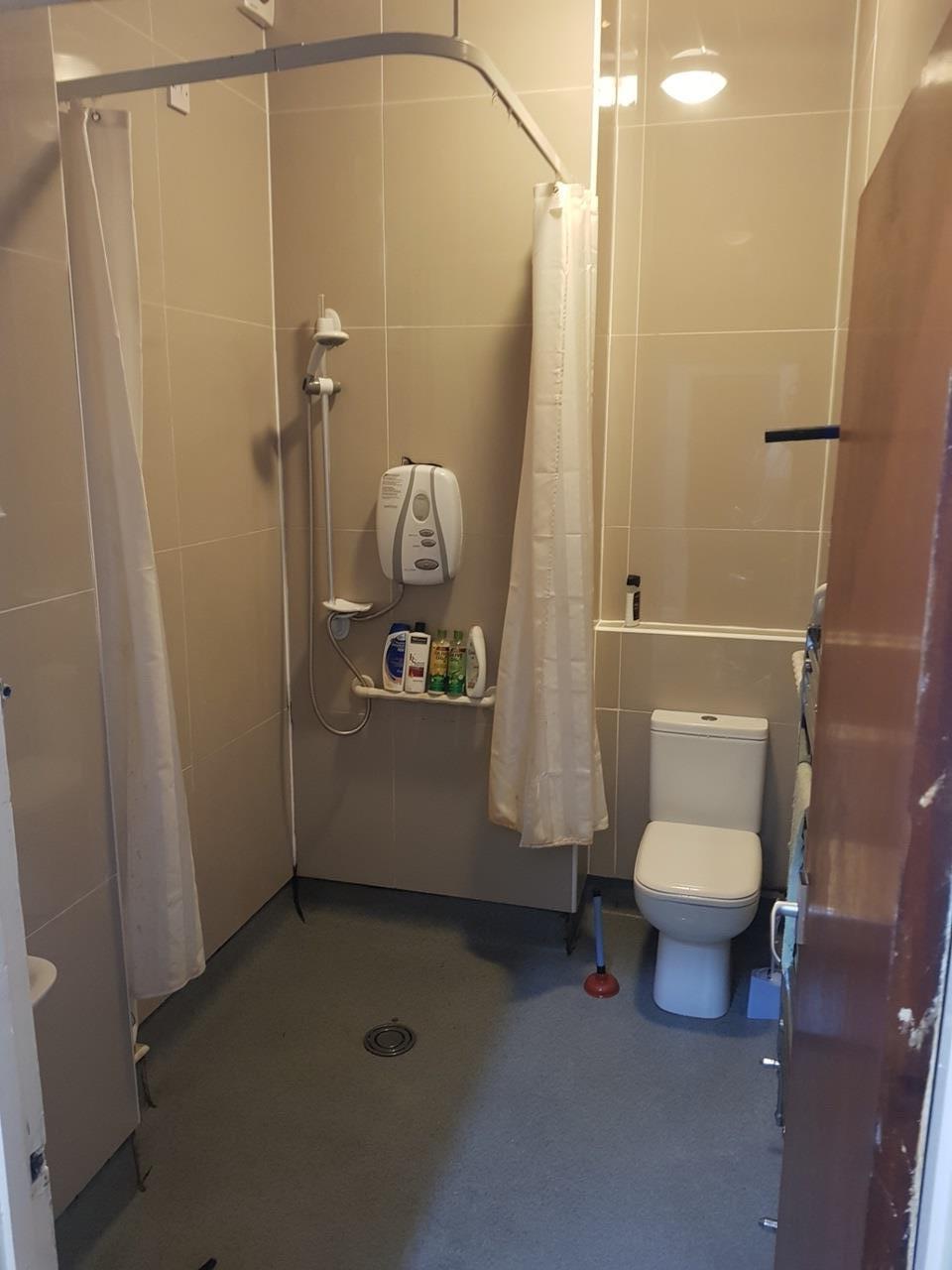 Room Holberry Gardens in Sheffield