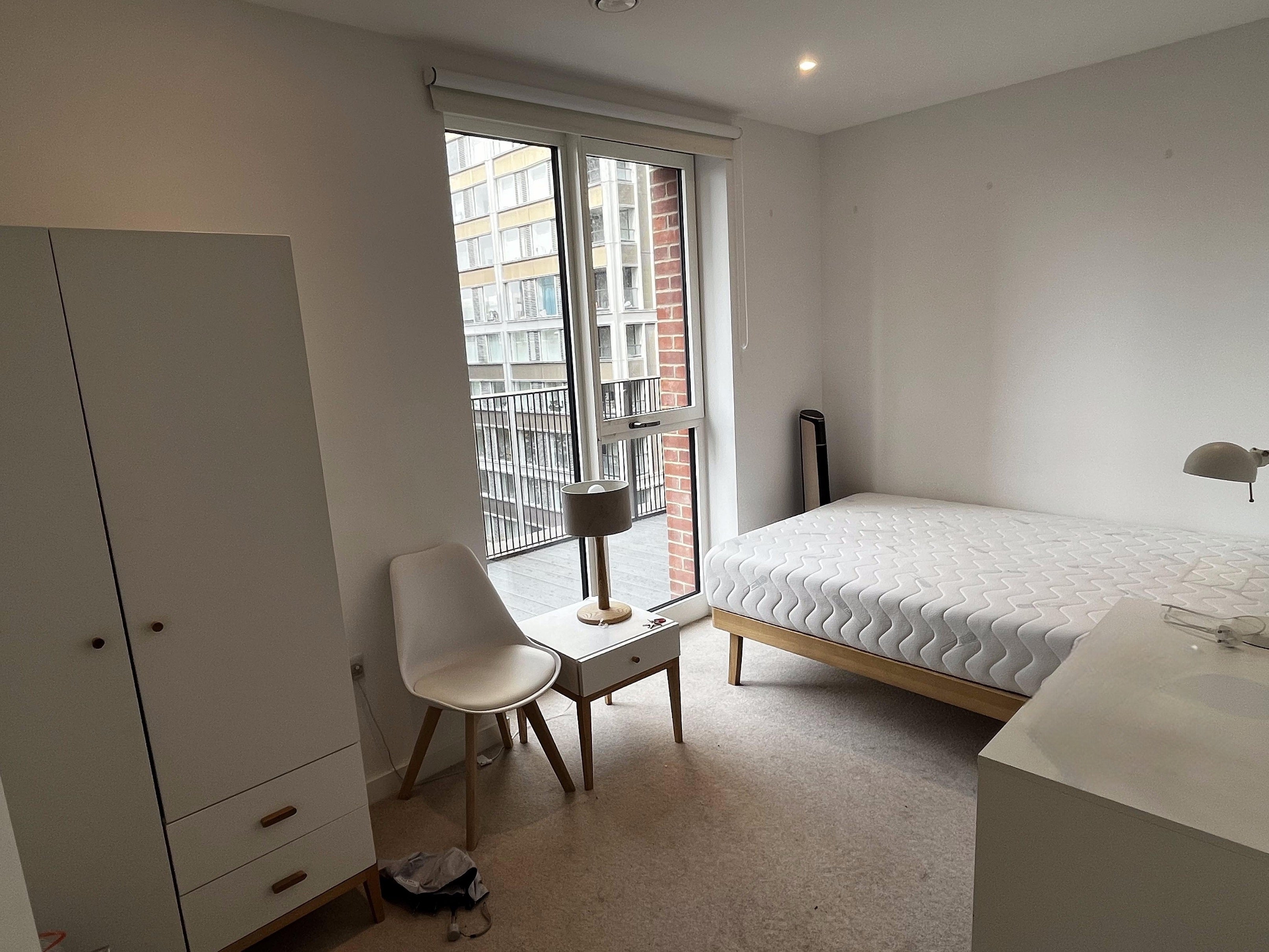 Flat Sayer Street in Greater London