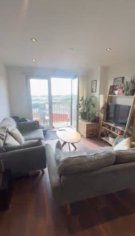 Room Trinity Way in Salford