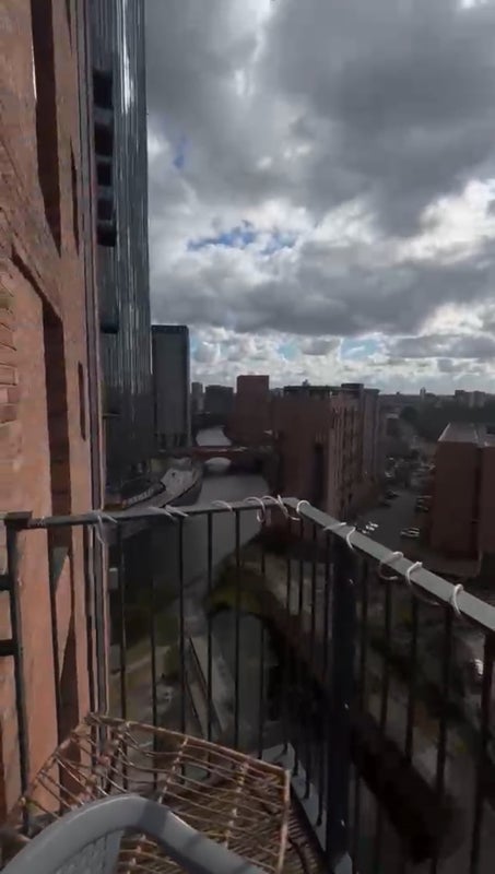 Room Trinity Way in Salford