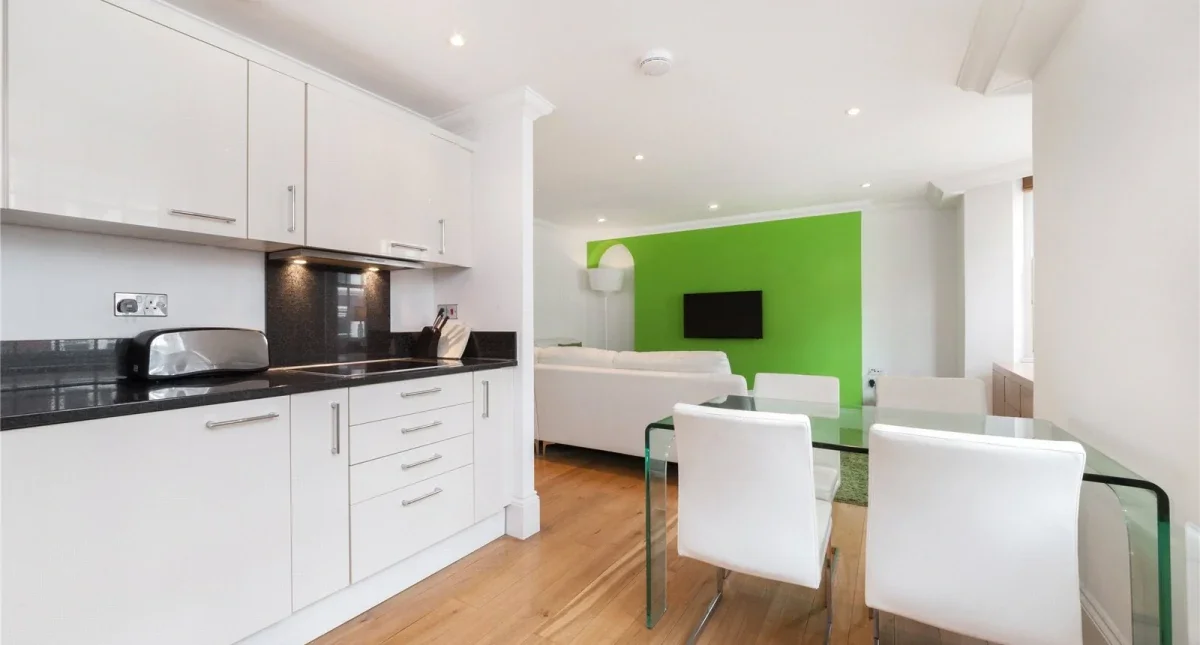 Flat Huntley Street in Greater London