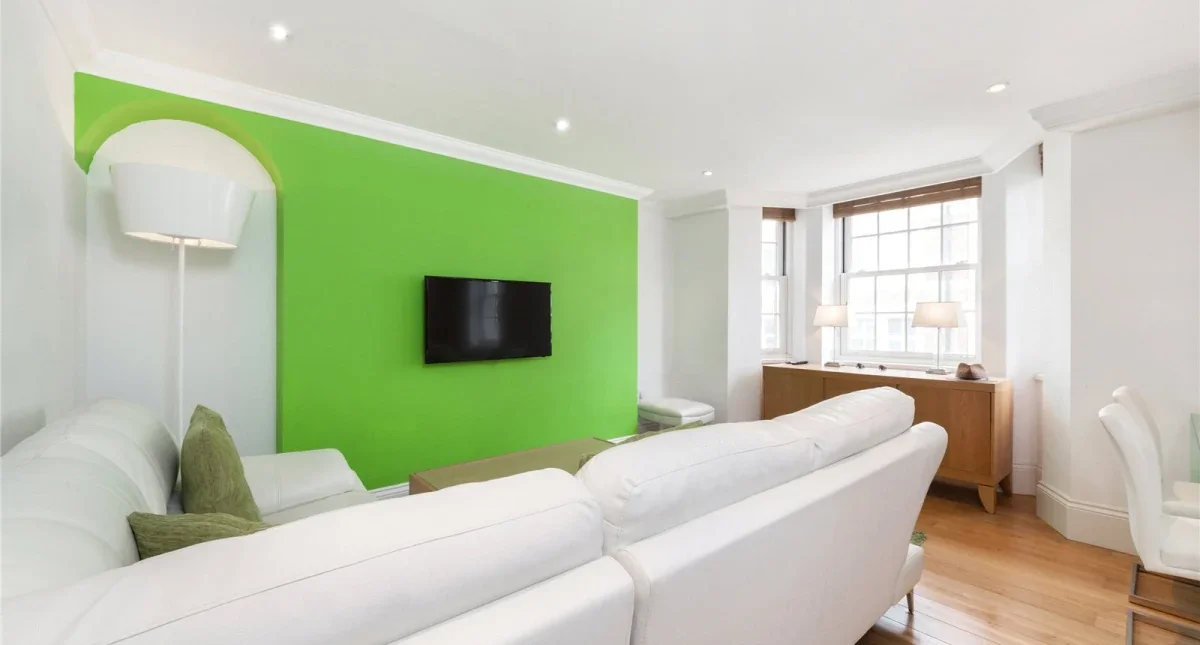 Flat Huntley Street in Greater London