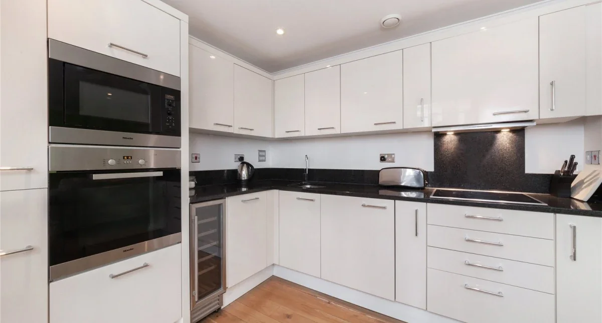 Flat Huntley Street in Greater London