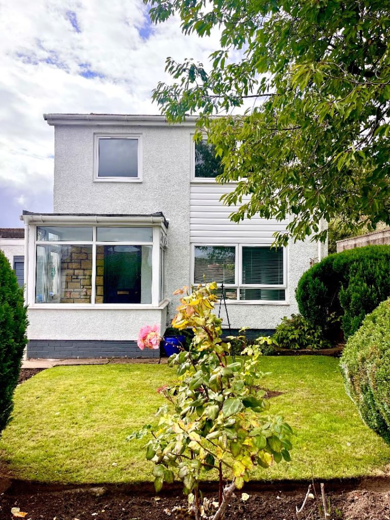 House Bellfield Avenue in Dalkeith