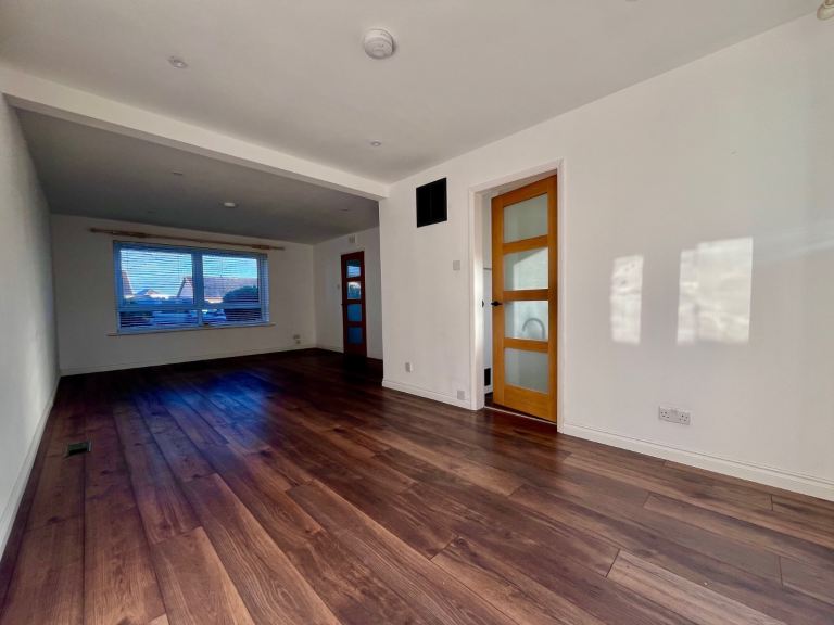 House Bellfield Avenue in Dalkeith