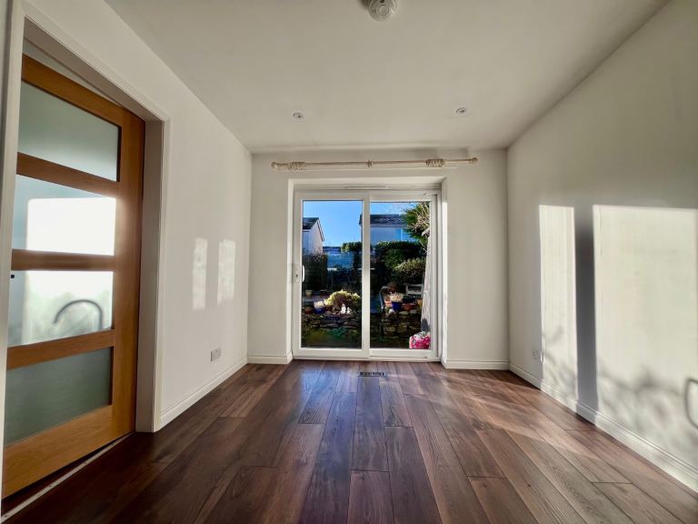 House Bellfield Avenue in Dalkeith