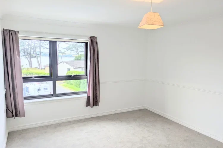 Flat Warren Park Mews in Largs