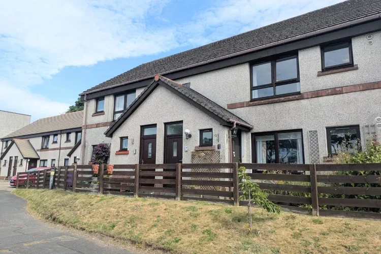 Flat Warren Park Mews in Largs