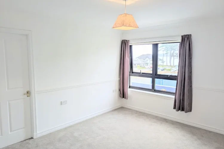 Flat Warren Park Mews in Largs