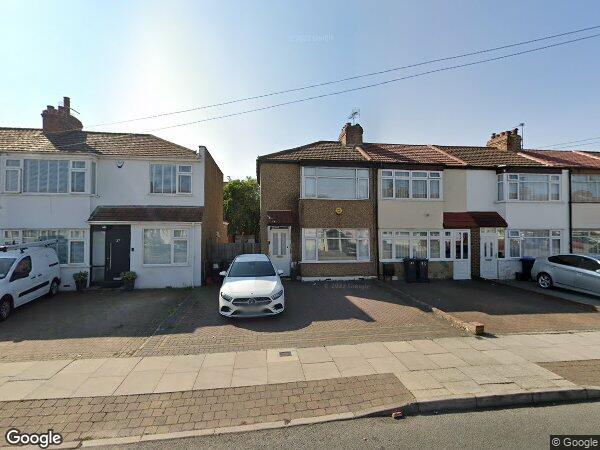 House Albany Park Avenue in Greater London