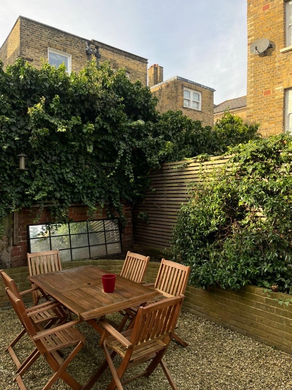 Room Craster Road in Greater London