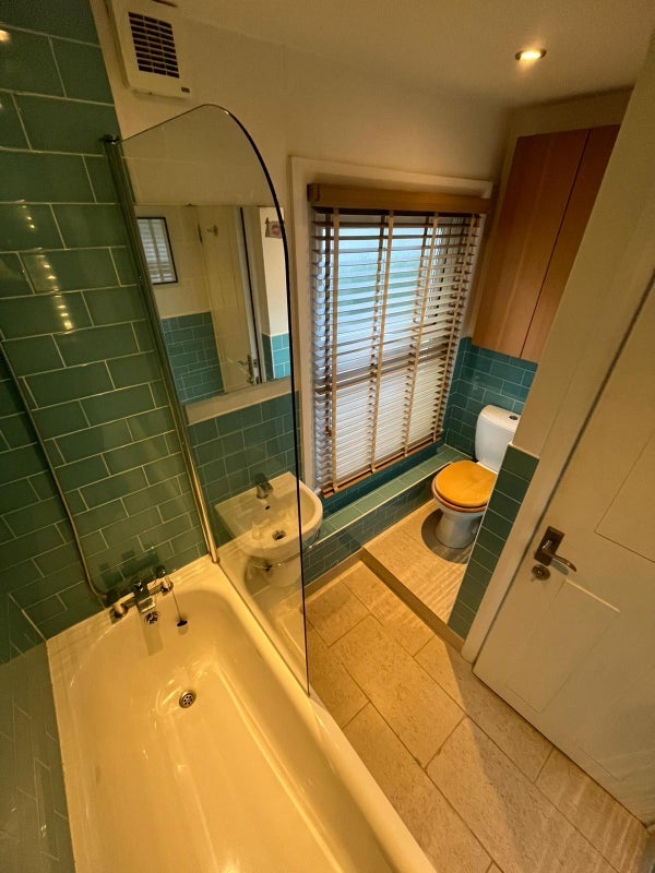 Room Craster Road in Greater London