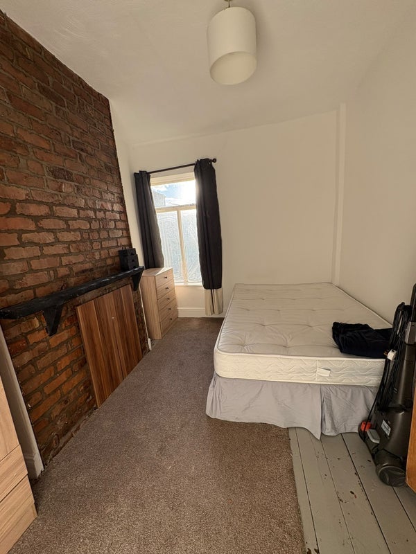 Room Keppel Road in Manchester