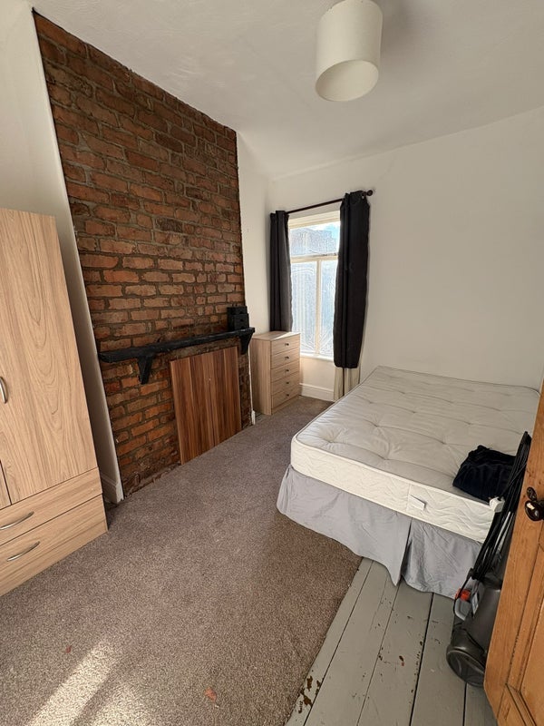 Room Keppel Road in Manchester