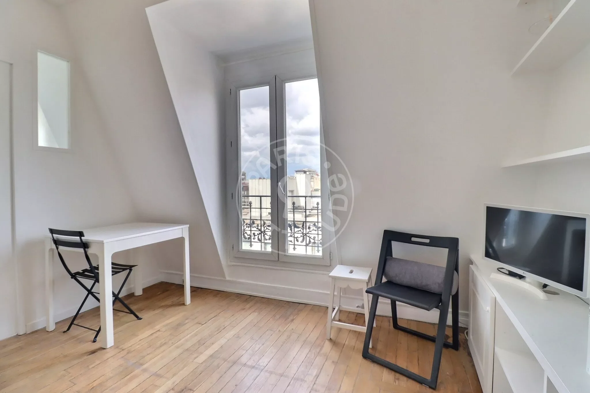 Flat Rue de la Convention in Paris