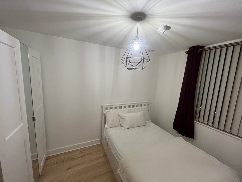 Room Veda Road in Greater London