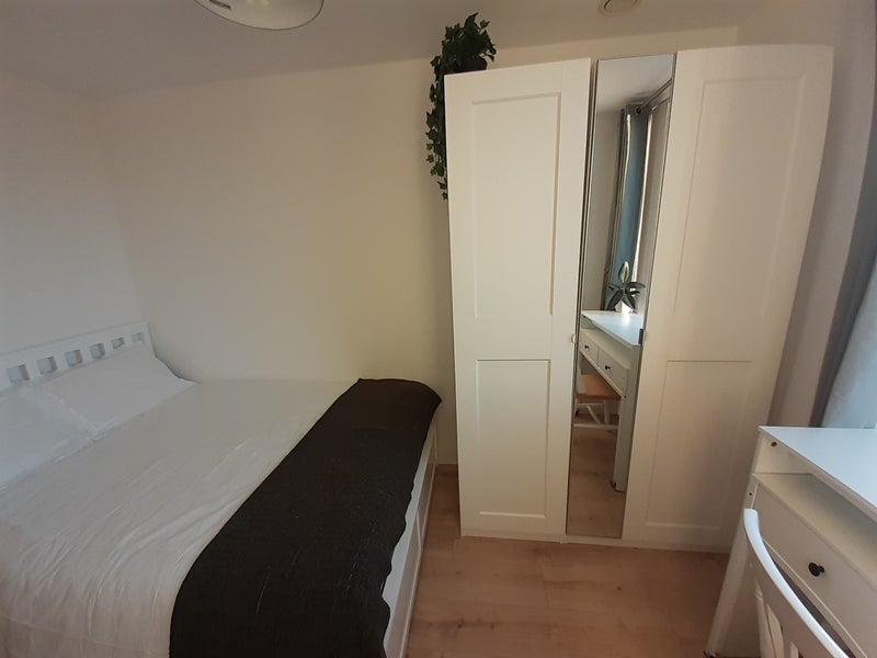 Room Veda Road in Greater London