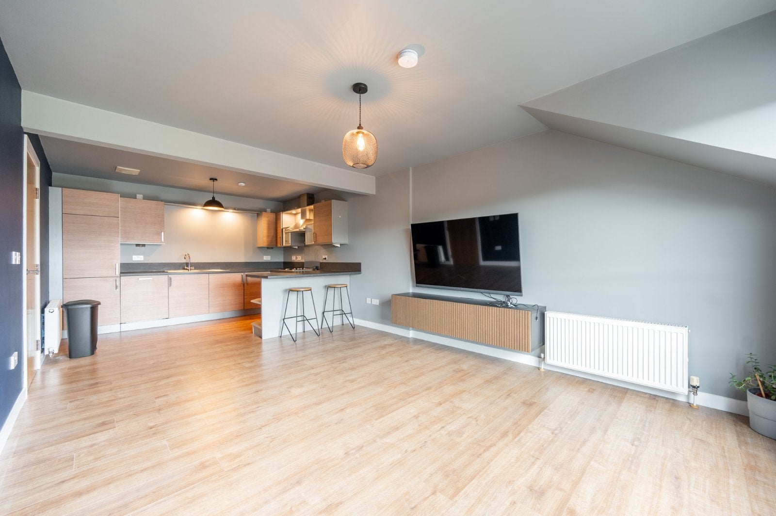 Flat Carmyle Avenue in Glasgow