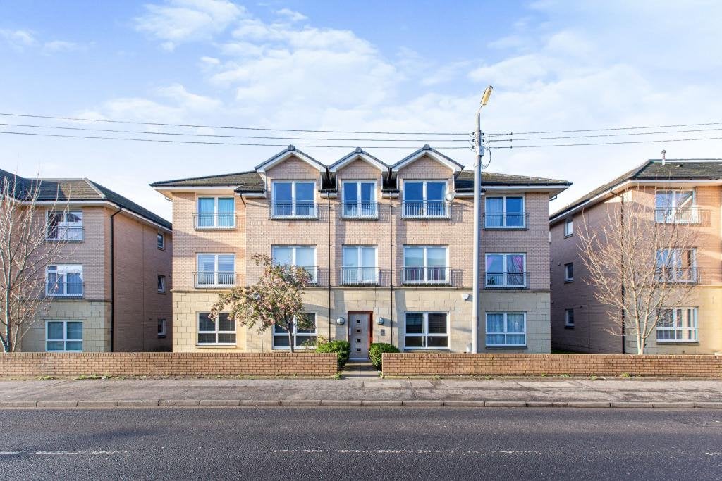 Flat Carmyle Avenue in Glasgow