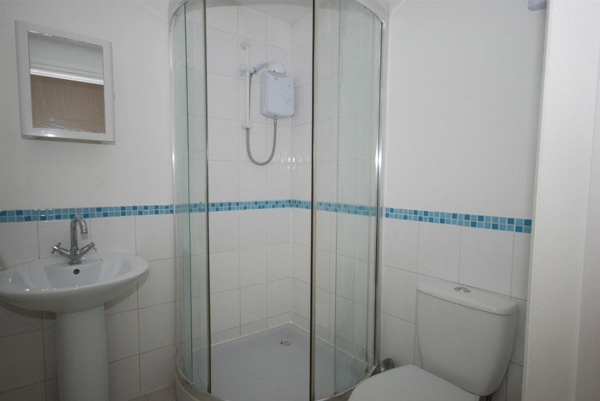 Flat Milverton Hill in Royal Leamington Spa