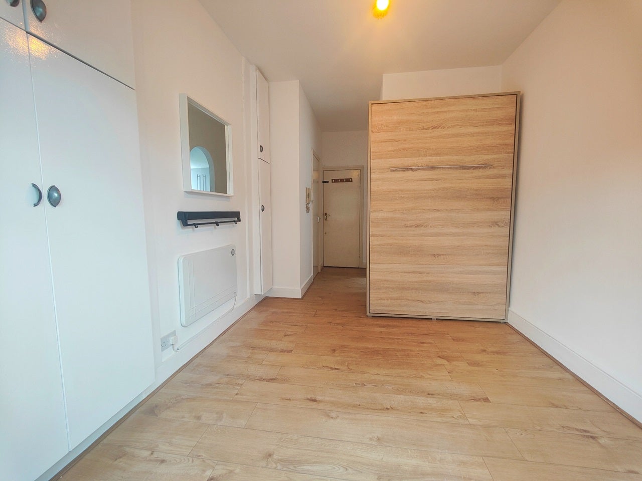 Flat Crossfield Road in Greater London