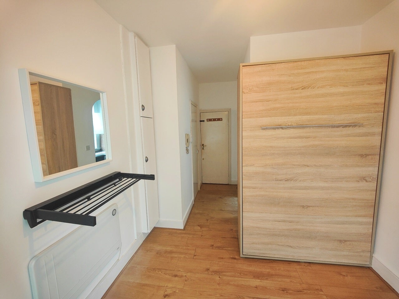 Flat Crossfield Road in Greater London