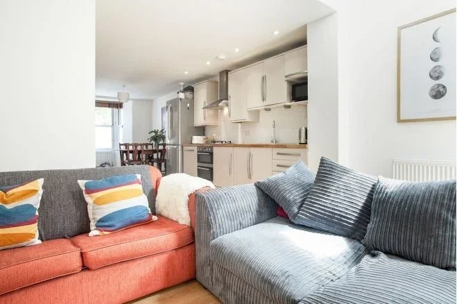 Room Samson Street in Greater London