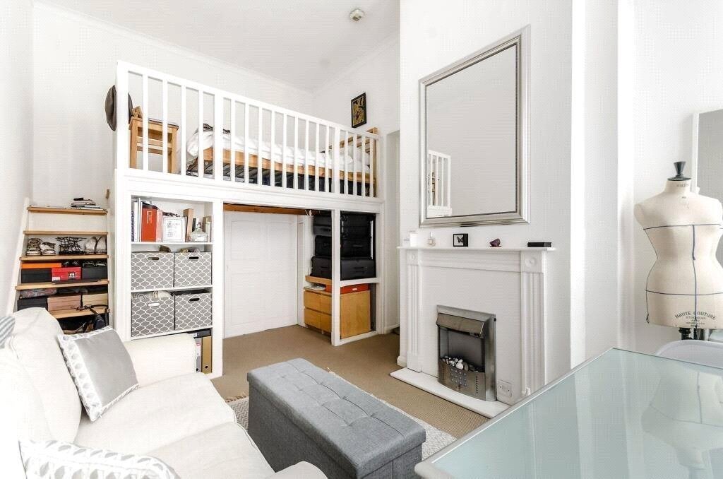 Flat Collingham Gardens in Greater London