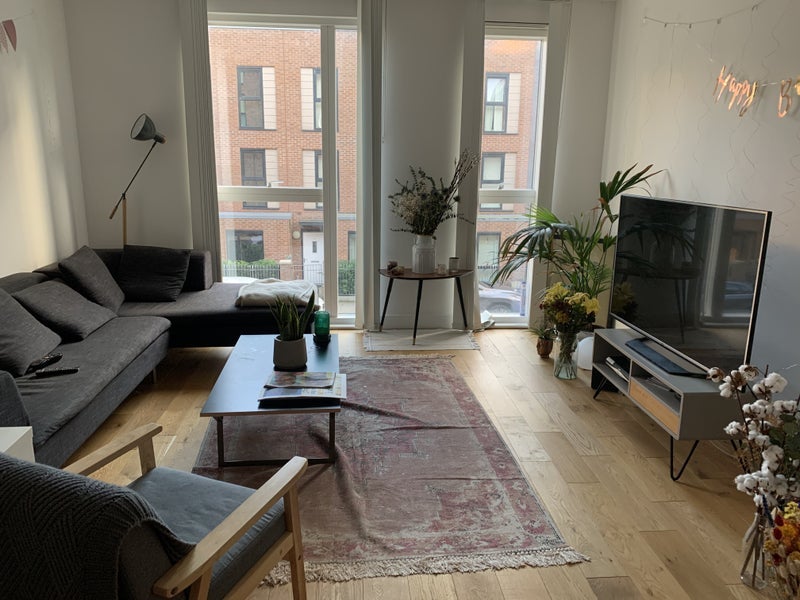 Room Whiston Road in Greater London