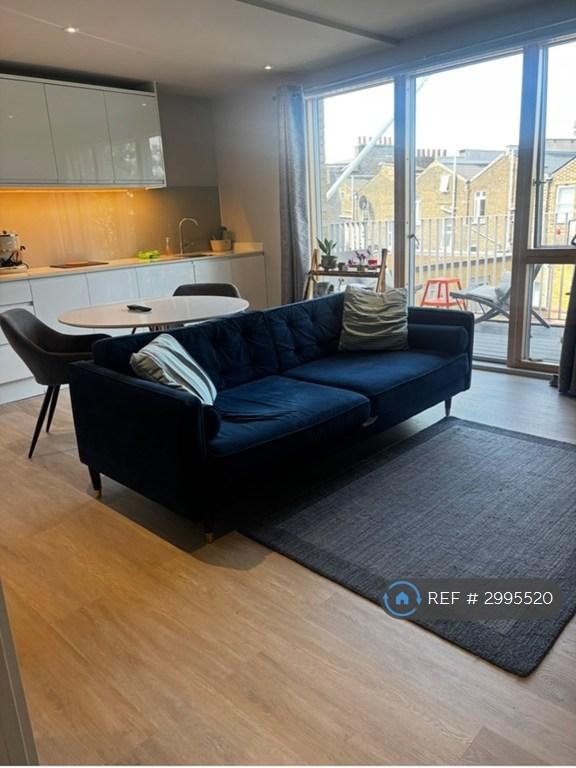 Flat Caledonian Road in Greater London