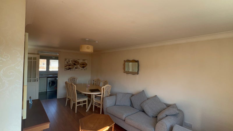 Flat Merryland Place in Glasgow