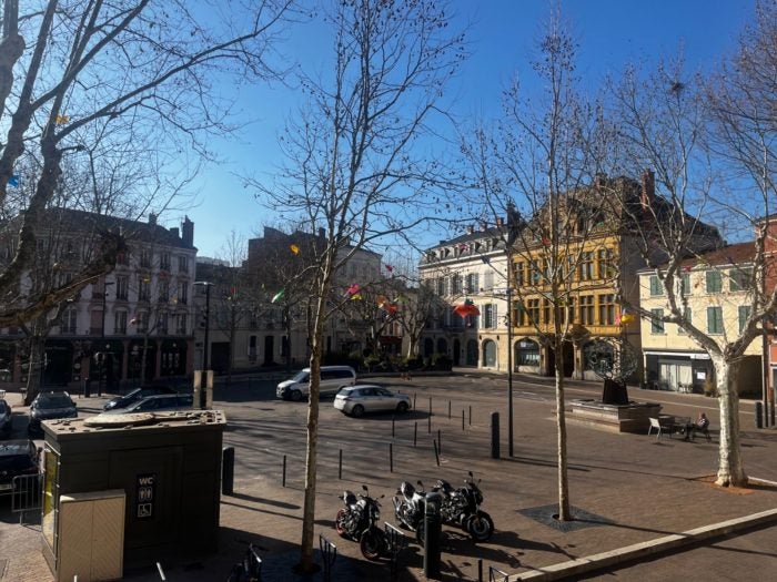 Flat Place du Marché in Roanne