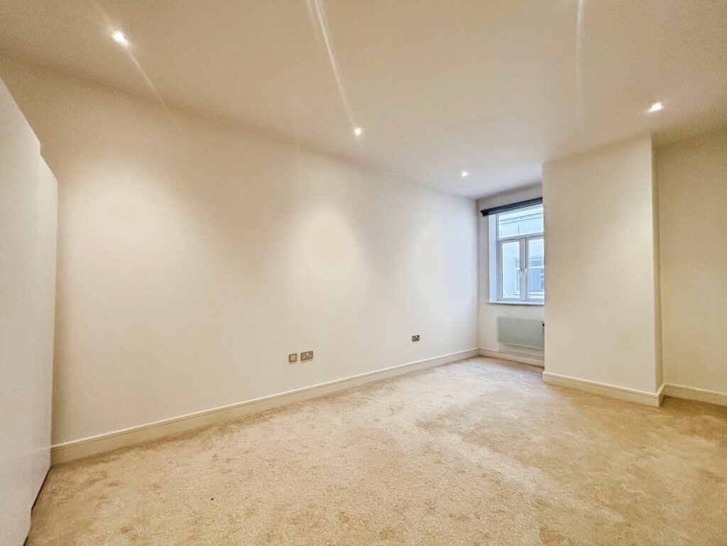 Flat Bartley Way in Hart