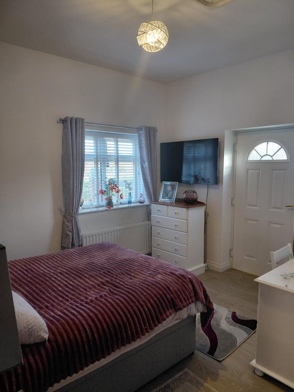 Room Mareburn Crescent in Gateshead