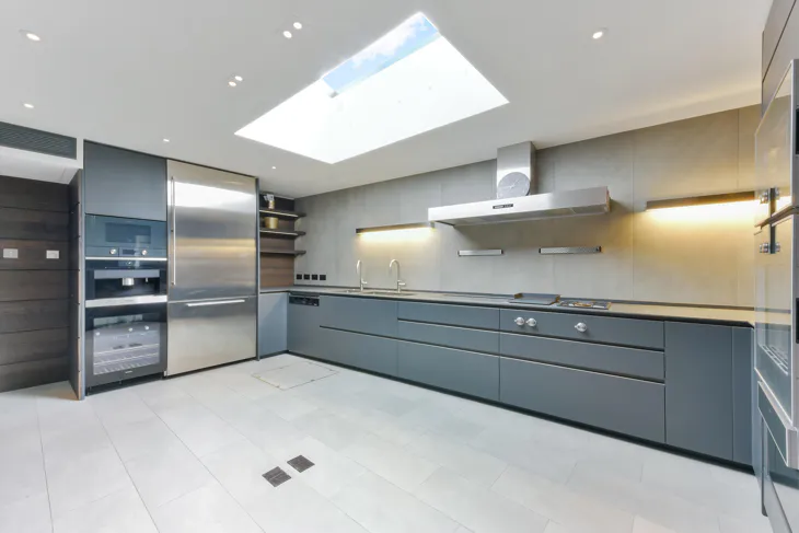 House Amies Street in Greater London