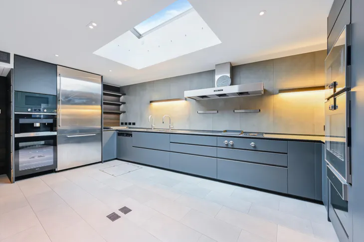 House Amies Street in Greater London