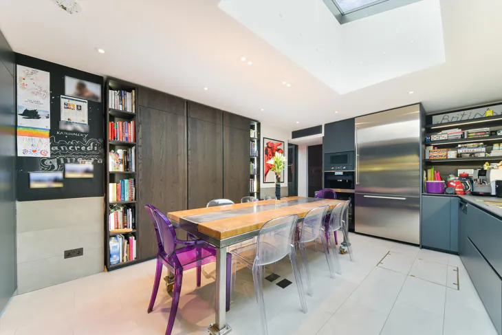 House Amies Street in Greater London