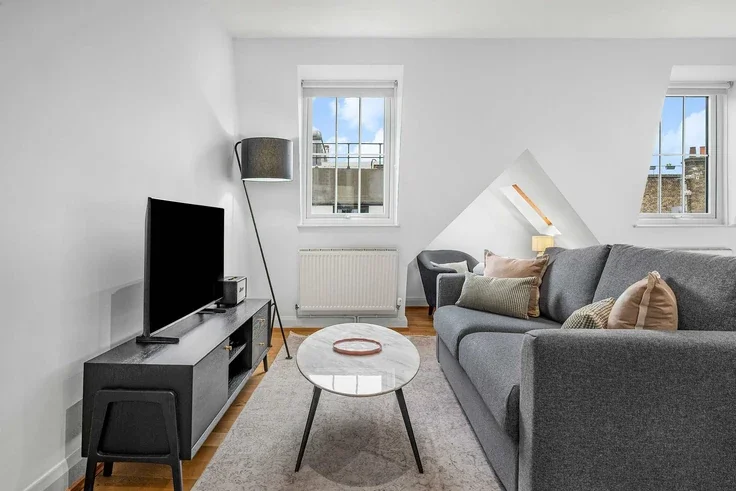 Flat Bateman Street in City of Westminster