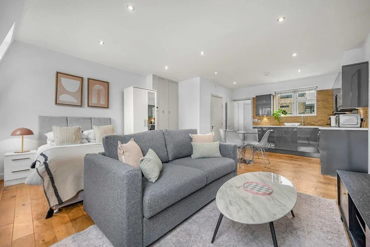 Flat Bateman Street in City of Westminster