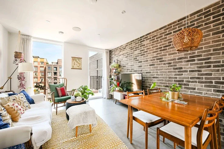 Flat Monier Road in Greater London