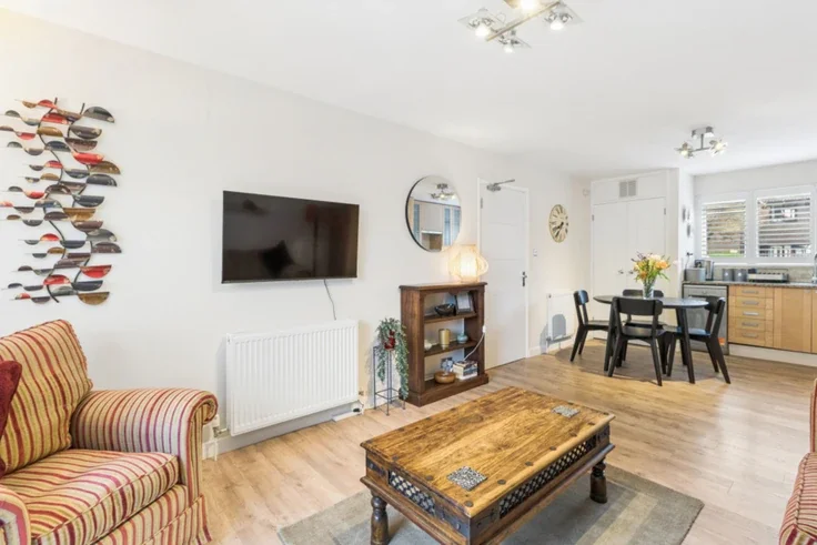 Flat Broadwater in Dacorum