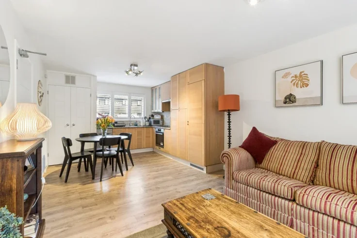 Flat Broadwater in Dacorum