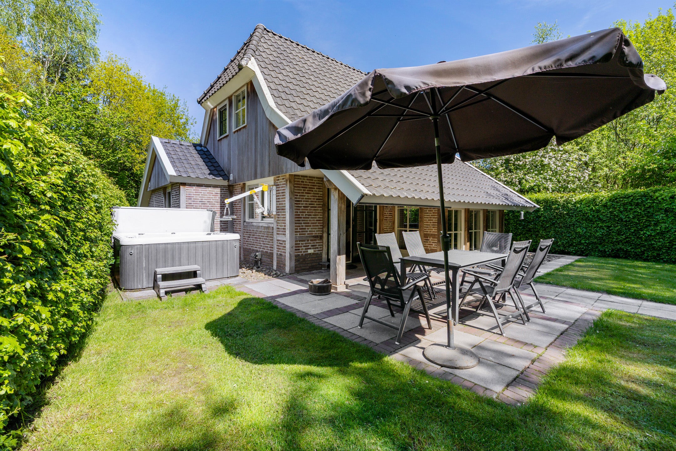 Vrijstaande woning te koop: Mr. J.B. Kanweg 3-8, Witteveen
